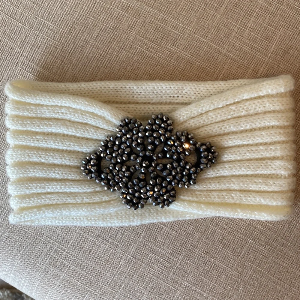 (3) Windsor Headwrap - Picture 3 of 9